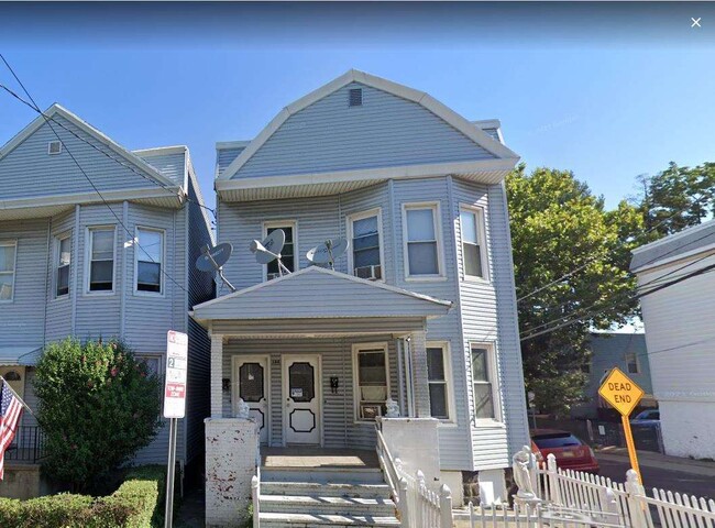 Building Photo - 154 Van Reipen Ave
