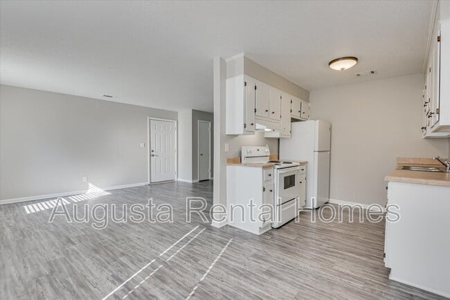 Building Photo - 171 Chalet North CT