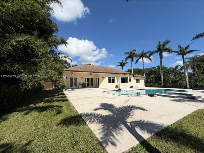Building Photo - 5600 SW 199th Ave