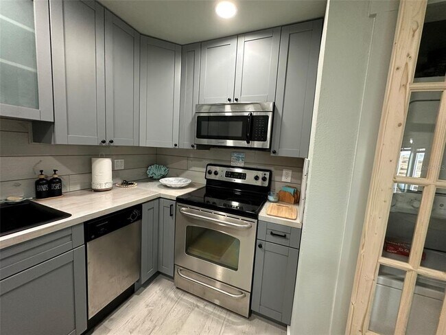 Building Photo - 5006 Starfish Dr SE