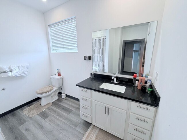 Building Photo - 385 S Clinton Ave