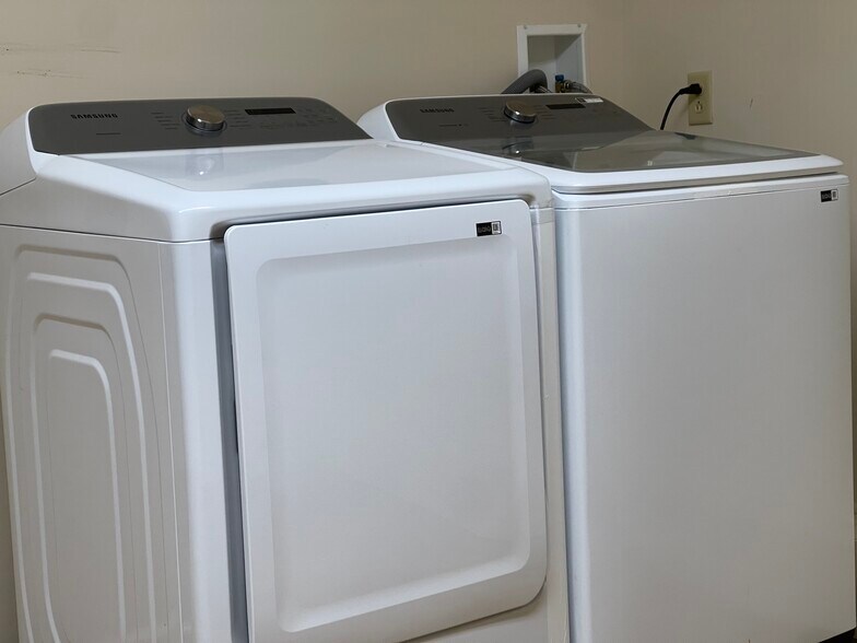 Building Photo - 42 S State St