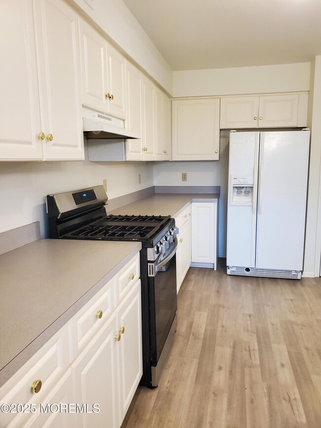 Building Photo - 3404 Equestrian Way