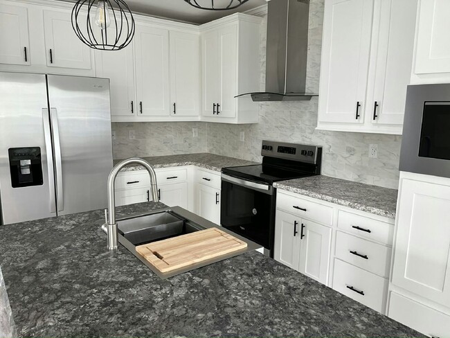 Building Photo - 3539 Vine Trl