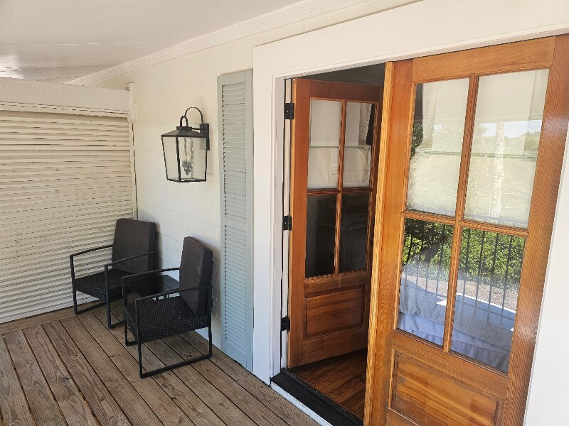 Building Photo - 417 1st St S