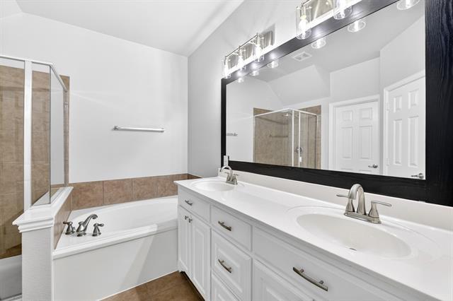Building Photo - 2169 Hunt Club Trail