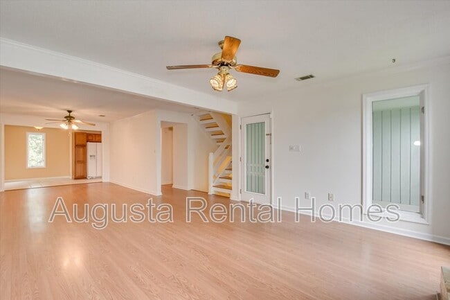 Building Photo - 106 Riverbend Dr