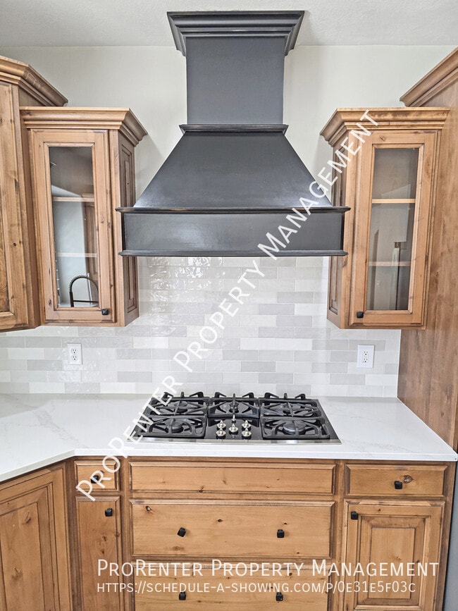 Building Photo - 843 Eaglepointe Dr