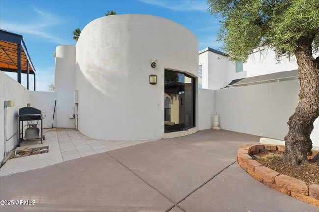 Building Photo - 3112 E Palo Verde Dr