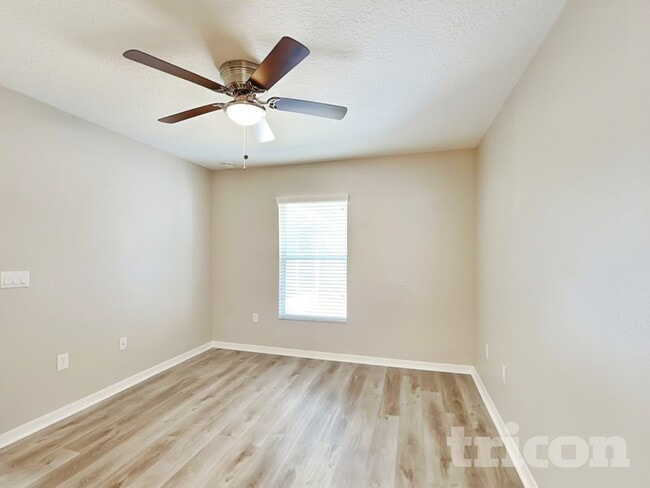 Building Photo - 1532 Wallace Manor Ave