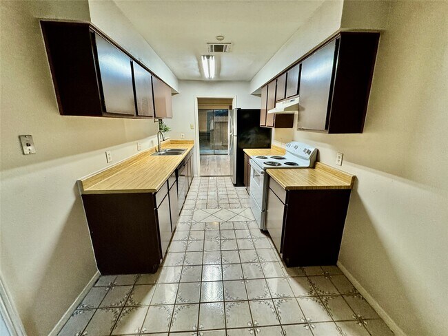 Building Photo - 8315 Augustine Dr