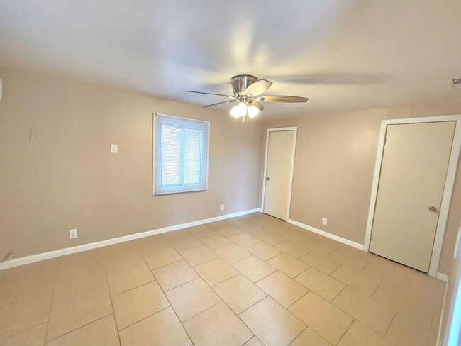 Building Photo - 1007 N Scovel St