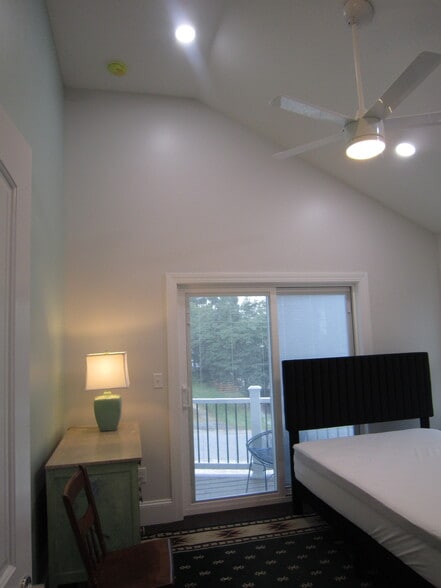 BR w/ Cathedral Ceiling - 20527 Washington St