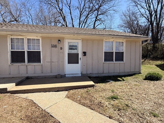 Building Photo - 5941 Raytown Rd