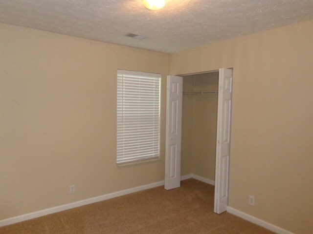 Building Photo - 3648 Coles Branch Dr