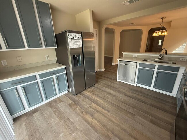 Building Photo - 1608 Anise Dr