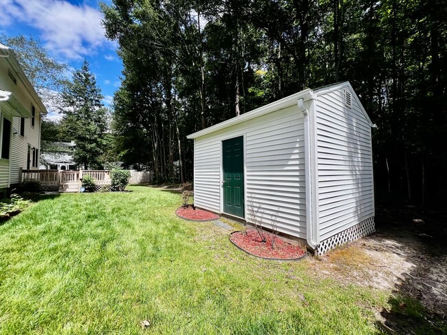 Building Photo - Gorgeous 4 Bedroom 2.5 Bath home in the he...