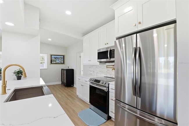 Building Photo - 2705 Gulfstream Rd