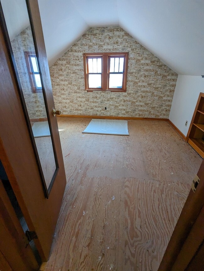 Building Photo - 1317 SW Plass Ave