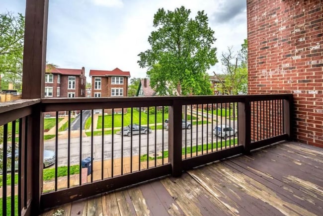 Building Photo - Cates Ave Fourplex