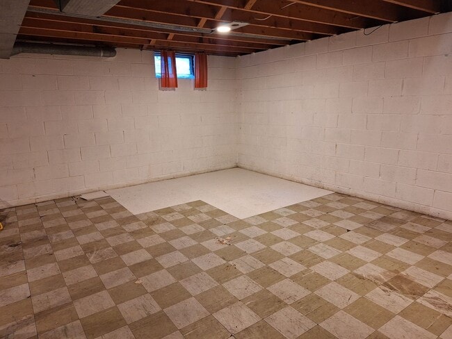 Building Photo - 3 bedroom home in Southfield with sprawlin...