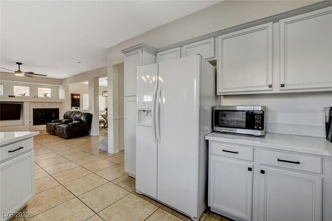 Building Photo - 10988 Salernes St