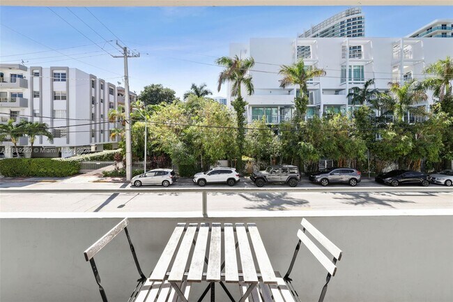 Primary Photo - 1601 Bay Rd