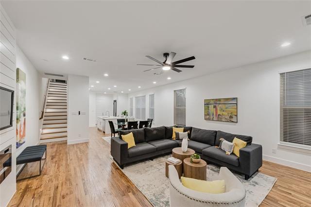 Building Photo - 219 W Yarmouth St