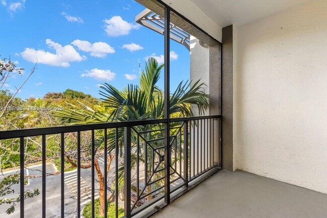 Building Photo - 320 Franklin Club Dr