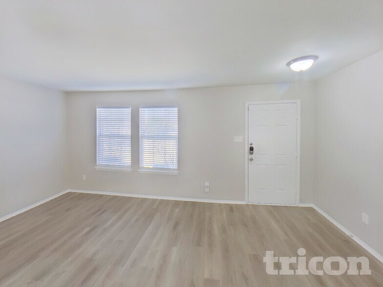 Building Photo - 50 Larkspur Dr