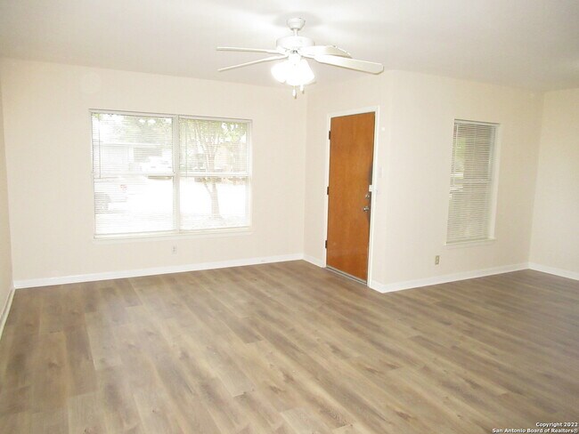Building Photo - 267 Cicero Ave