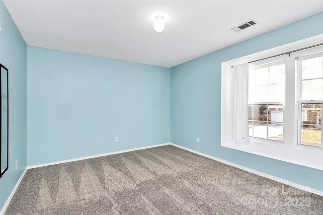 Building Photo - 15611 Normans Landing Dr