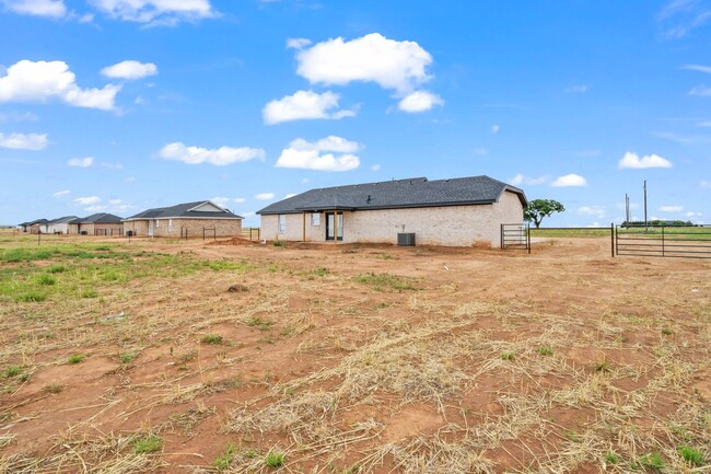 Building Photo - Country Living In Roosevelt ISD!