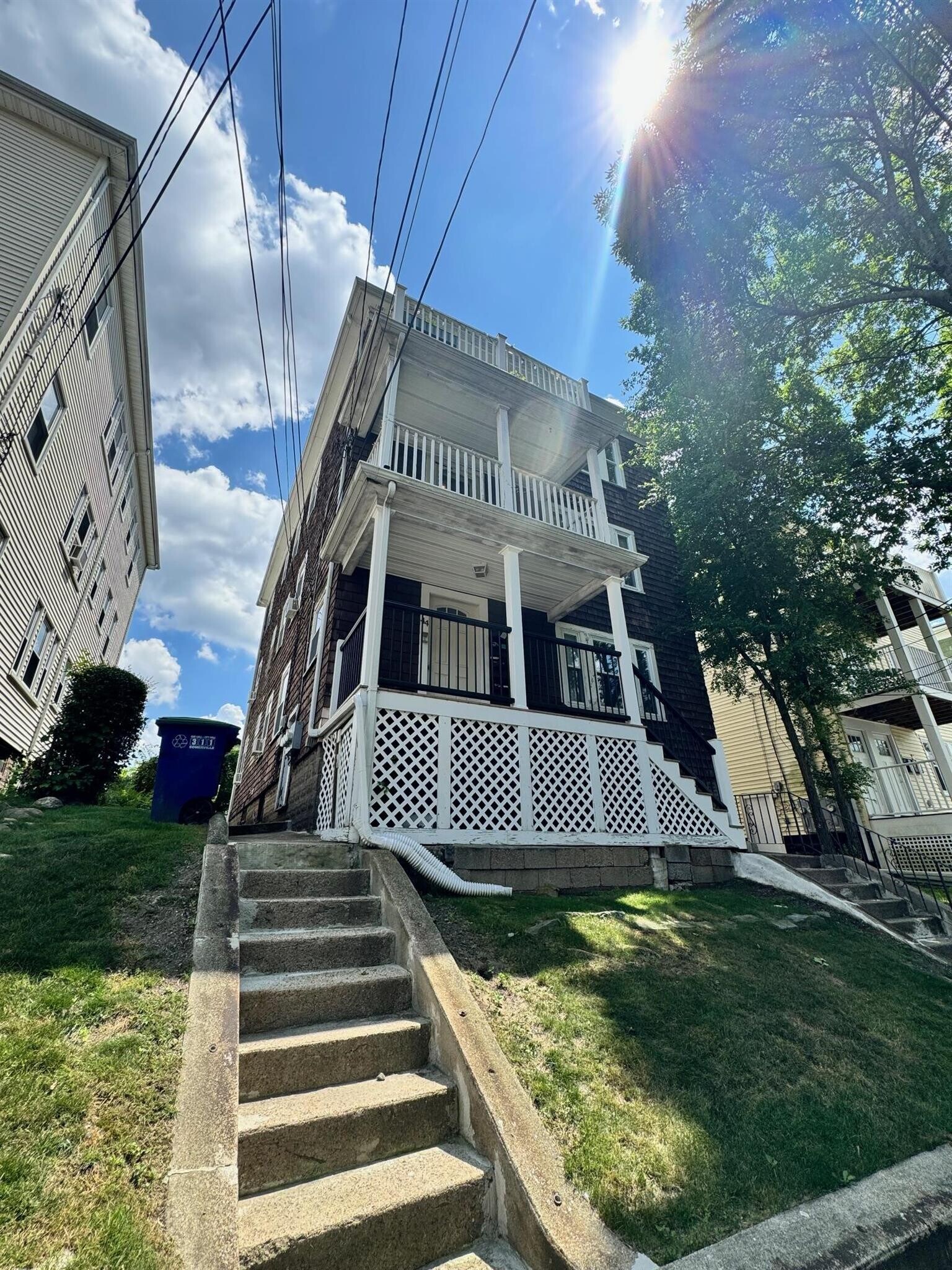 Building Photo - 44 Clarendon Ave