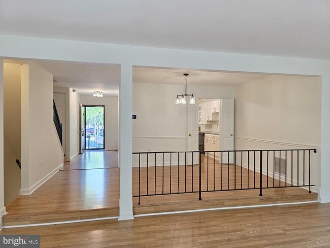 Building Photo - 5814 Tudor Ln