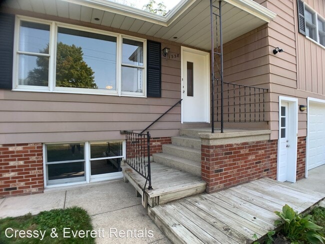 Building Photo - 1338 W Glenlord Rd