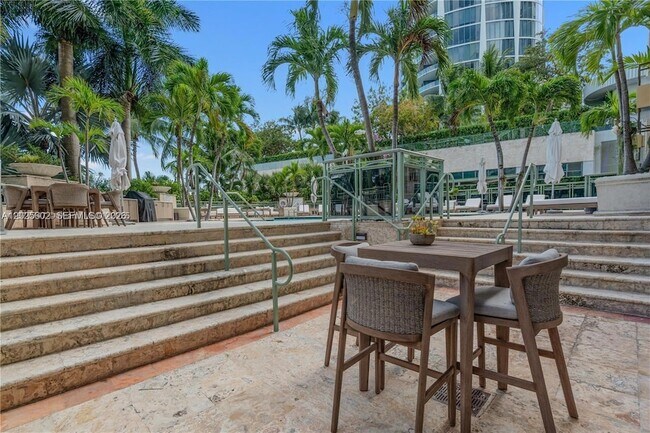 Building Photo - 3400 SW 27th Ave