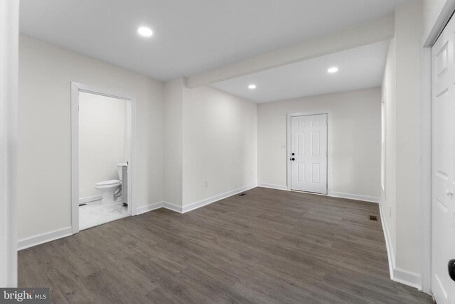 Building Photo - 509 McCabe Ave
