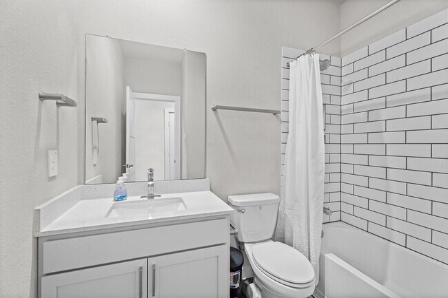Building Photo - 14334 Winema View Ln