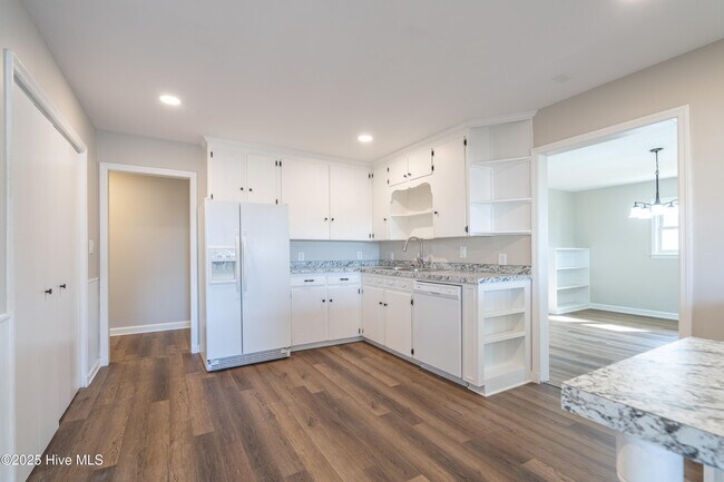 Building Photo - 107 Cribbs Ln