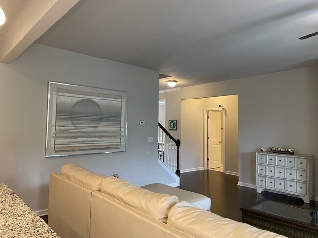 Building Photo - 2415 Matlin Way