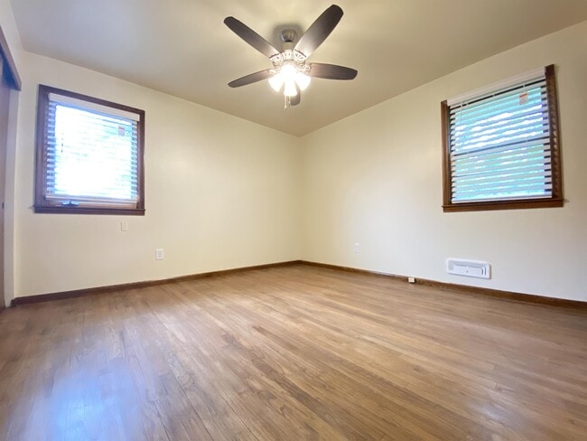 Building Photo - 3620 3rd Pl NW