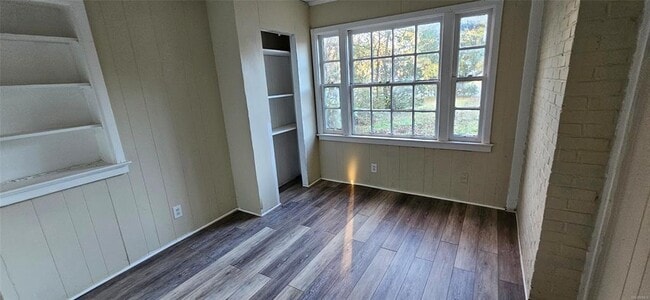 Building Photo - 3774 Maclamar Rd