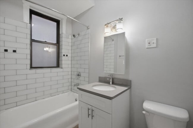 Building Photo - 5020 S Blackstone Ave