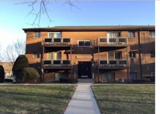 Primary Photo - 19 Tanager Rd