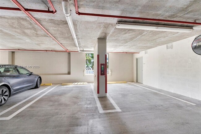 Building Photo - 1819 SE 17th St