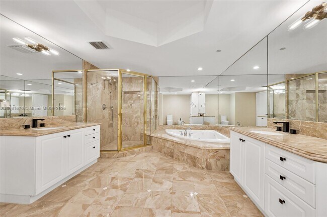 Building Photo - 9559 Collins Ave