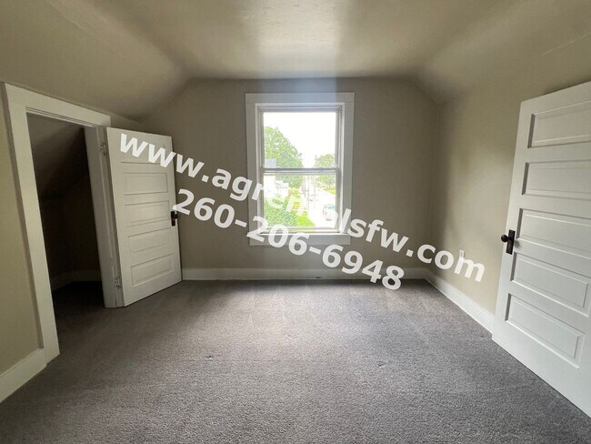 Building Photo - 3 bedroom house