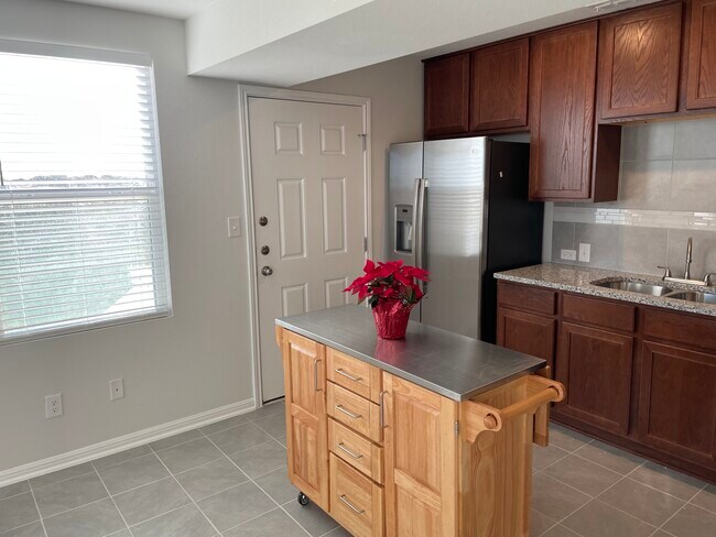 Building Photo - 588 Ferrule Dr