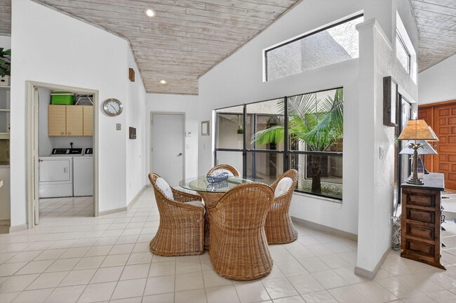 Building Photo - 22519 Esplanada Cir